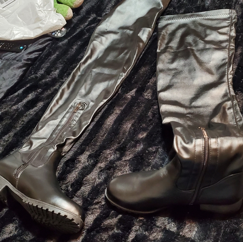 Blk thigh high boots